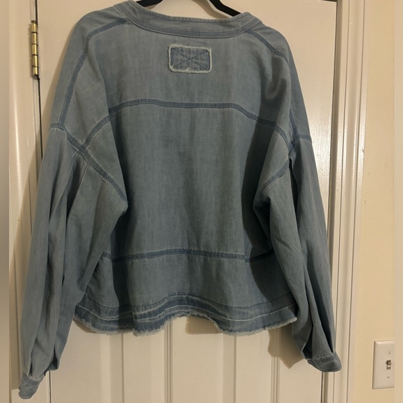 Free People Jude Cropped Denim Top In Vintage Indigo - Picture 10 of 12